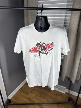Pearl Jam 2023 U.S. Tour Surfing Cat Graphic T-Shirt XL